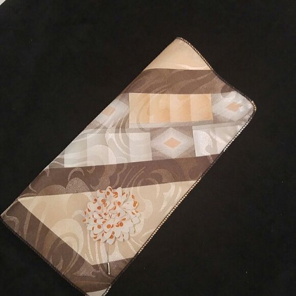 MEN'S POCKET SQUARE AND LAPEL PIN FLOWER #23. - Picture 1 of 4